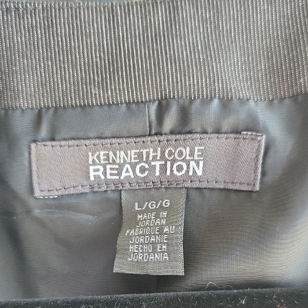 Kenneth Cole Reaction smart sleeveless